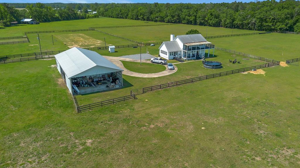 Image 56 of property listing at 289 Mockingbird Lane, Chattahoochee, FL 32324