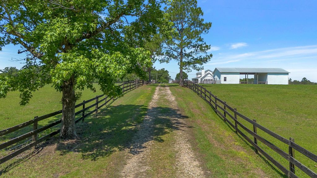 Image 57 of property listing at 289 Mockingbird Lane, Chattahoochee, FL 32324