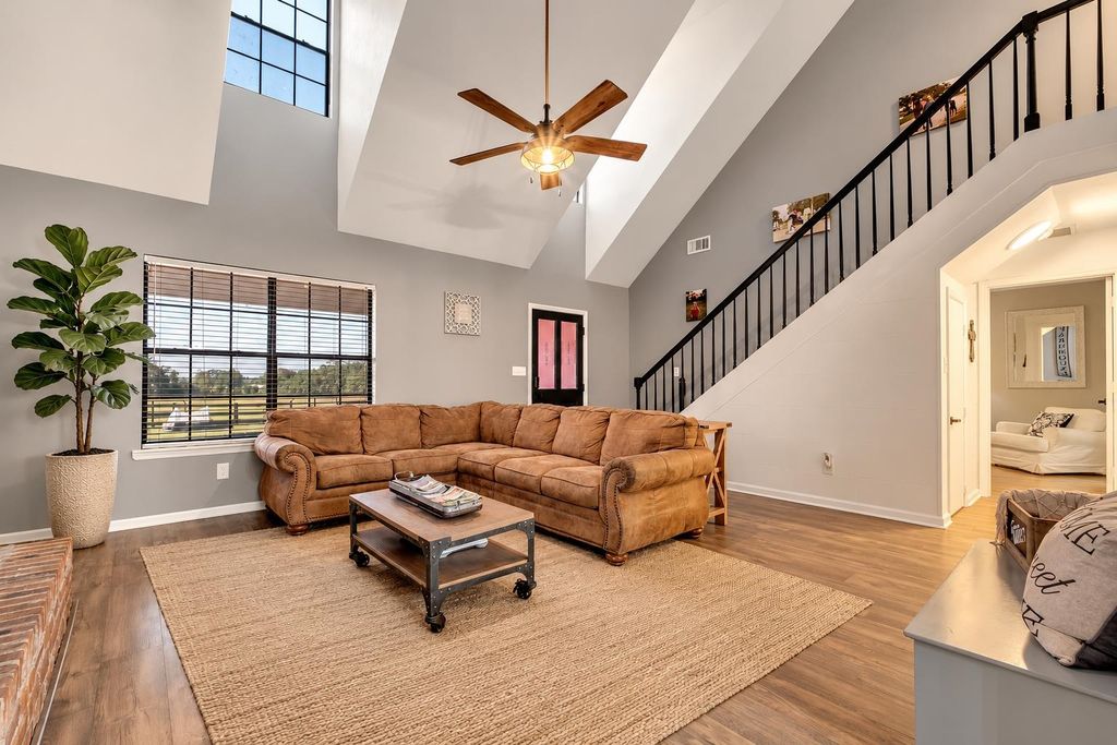 Image 6 of property listing at 289 Mockingbird Lane, Chattahoochee, FL 32324