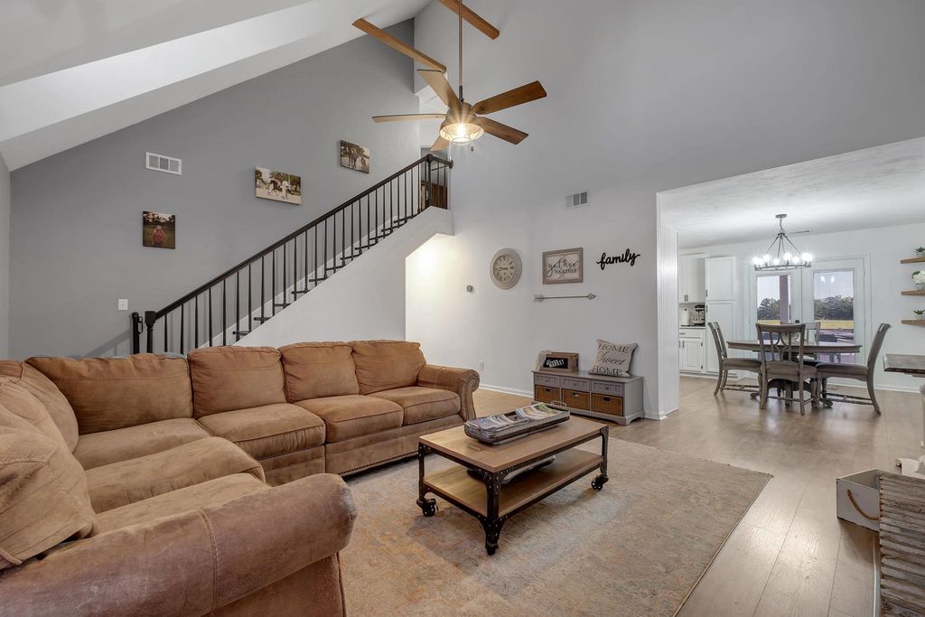 Image 7 of property listing at 289 Mockingbird Lane, Chattahoochee, FL 32324