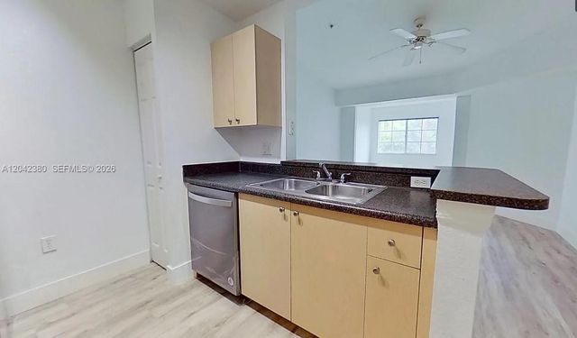 2544 Centergate Dr 303, Miramar, FL 33025