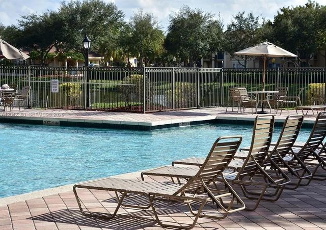 2544 Centergate Dr 303, Miramar, FL 33025