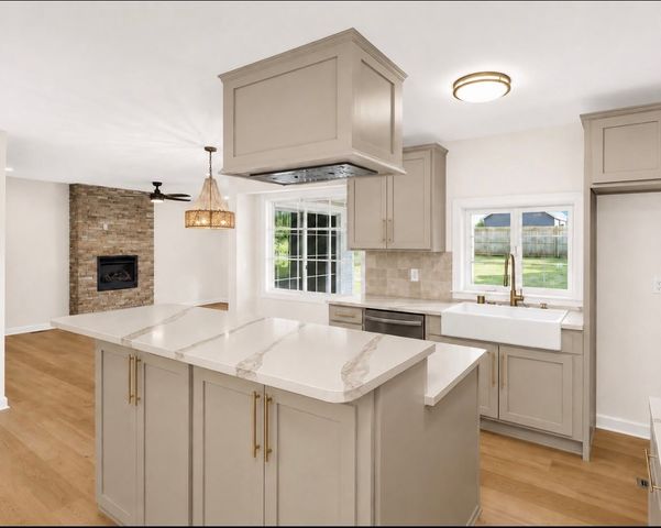 644 Topeka Dr, Hermitage, TN 37076