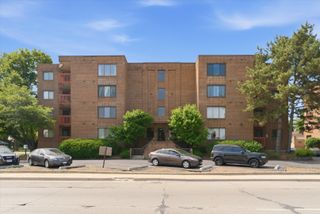 6401 Pershing Road 105, Stickney, IL 60402
