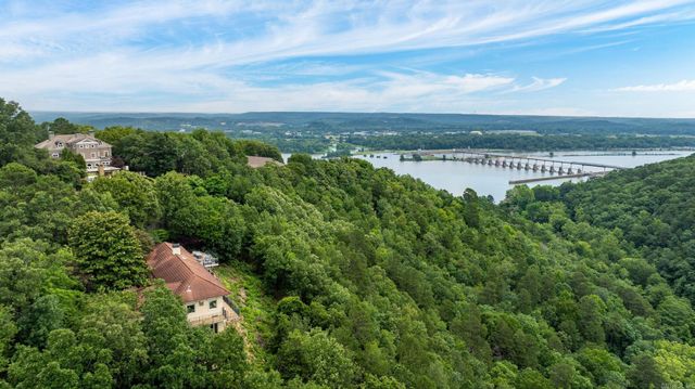 6 River Ridge Court, Little Rock, AR 72227