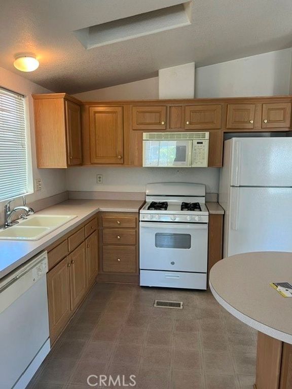19120 Nordhoff Street 21, Northridge, CA 91324 — photo 4
