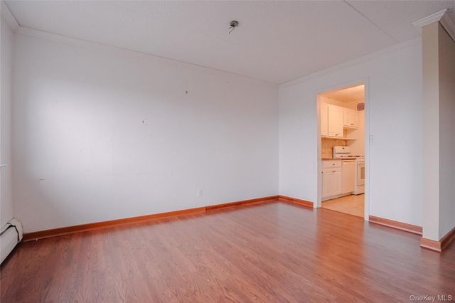 100 Diplomat Drive 8M, Mount Kisco, NY 10549