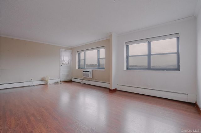 100 Diplomat Drive 8M, Mount Kisco, NY 10549