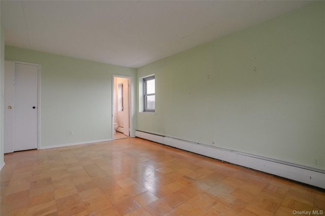 100 Diplomat Drive 8M, Mount Kisco, NY 10549