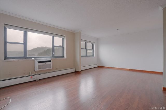 100 Diplomat Drive 8M, Mount Kisco, NY 10549