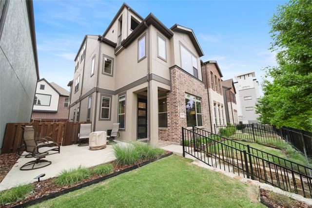 7112 Amber Grove Court, Dallas, TX 75231