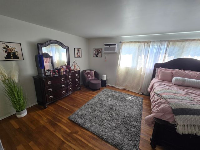20148 S Great Oaks Circle, Clinton Township, MI 48036
