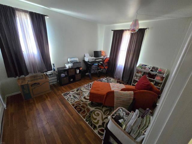 20148 S Great Oaks Circle, Clinton Township, MI 48036