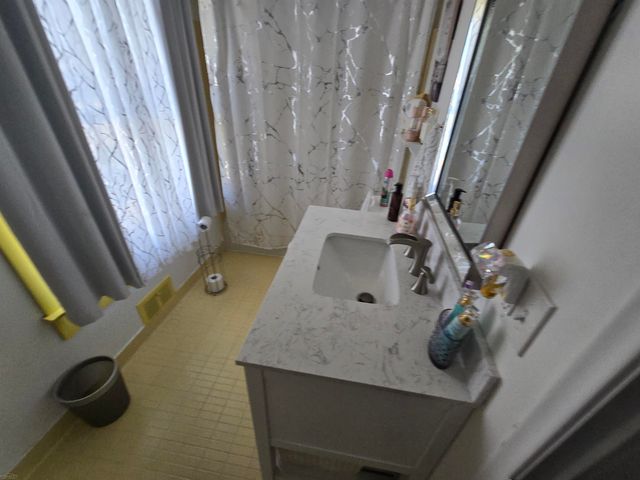 20148 S Great Oaks Circle, Clinton Township, MI 48036