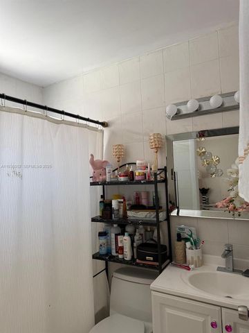 8084 NW 10th St 4, Miami, FL 33126