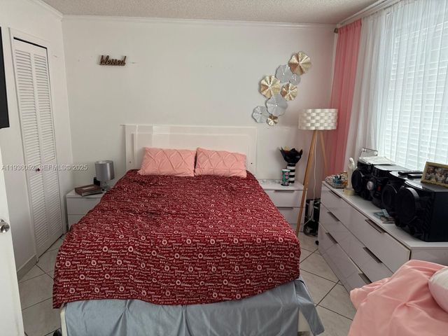 8084 NW 10th St 4, Miami, FL 33126