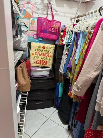 8084 NW 10th St 4, Miami, FL 33126