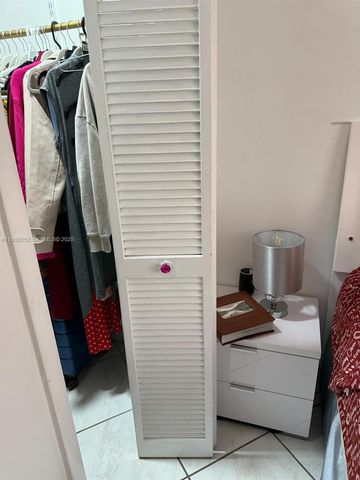 8084 NW 10th St 4, Miami, FL 33126