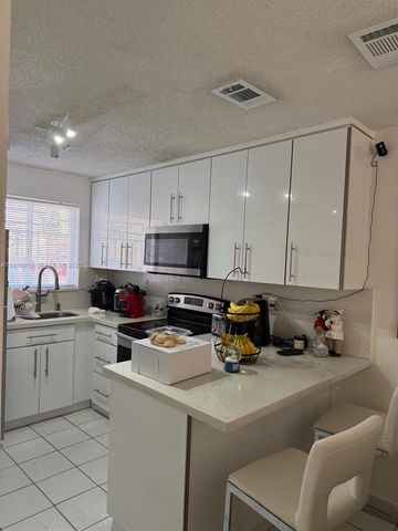 8084 NW 10th St 4, Miami, FL 33126