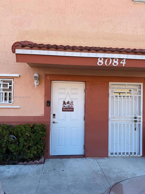 8084 NW 10th St 4, Miami, FL 33126