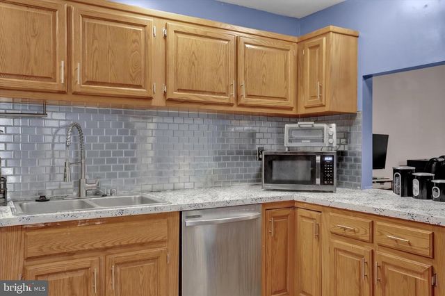 71 BURNING TREE, Reading, PA 19607