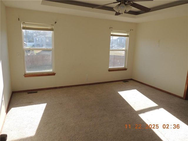 18901 E Lynchburg N Place, Independence, MO 64058