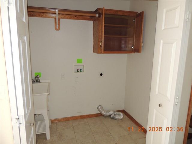 18901 E Lynchburg N Place, Independence, MO 64058