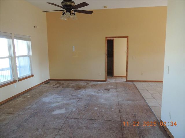 18901 E Lynchburg N Place, Independence, MO 64058