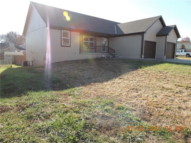 18901 E Lynchburg N Place, Independence, MO 64058