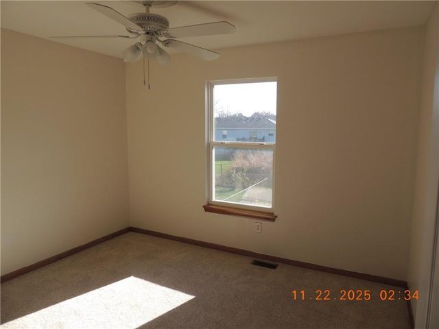 18901 E Lynchburg N Place, Independence, MO 64058