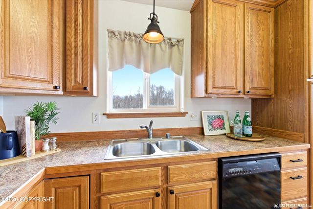 3710 N Meadow Lakes Drive, Wasilla, AK 99623