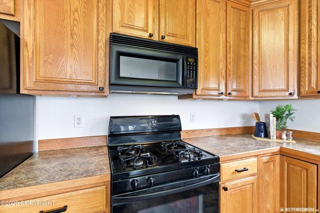 3710 N Meadow Lakes Drive, Wasilla, AK 99623