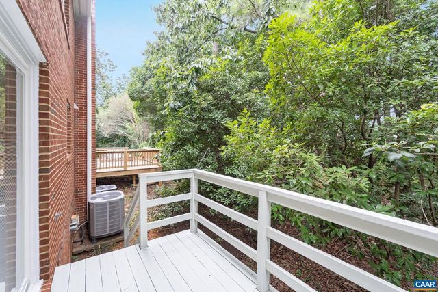 2752 HYDRAULIC RD, Charlottesville, VA 22901