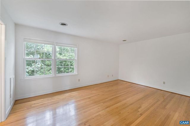 2752 HYDRAULIC RD, Charlottesville, VA 22901