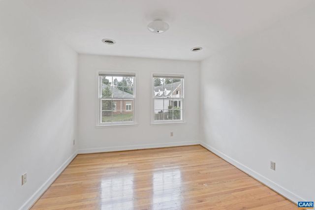 2752 HYDRAULIC RD, Charlottesville, VA 22901