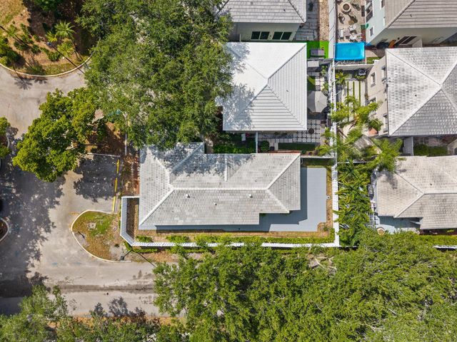 9822 NW 2nd Court, Plantation, FL 33324