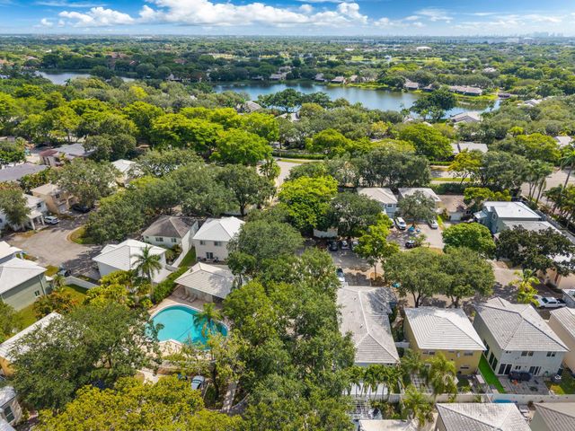 9822 NW 2nd Court, Plantation, FL 33324