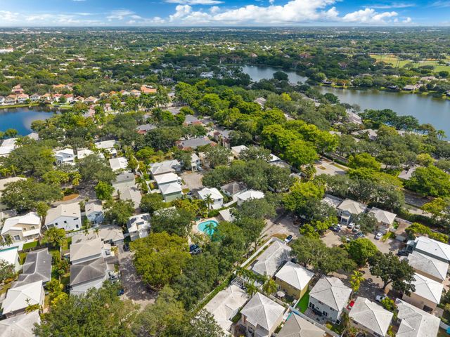 9822 NW 2nd Court, Plantation, FL 33324