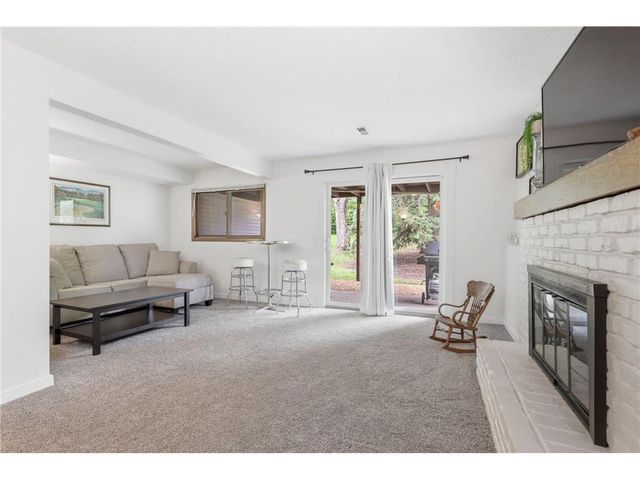 1411 Oak Leaf Lane, Burnsville, MN 55337