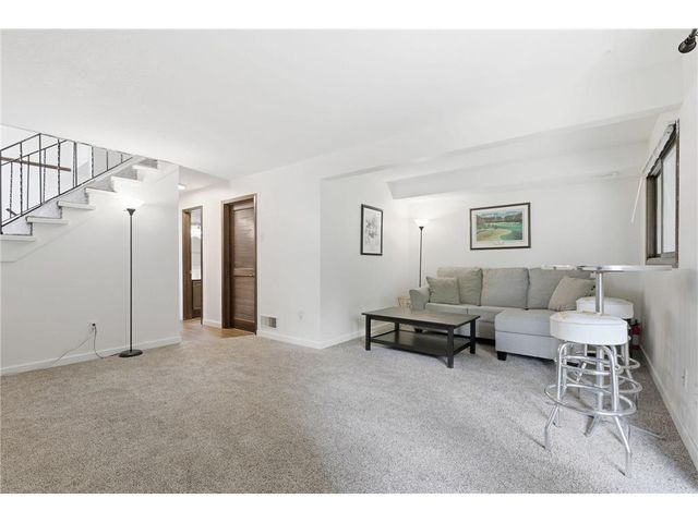 1411 Oak Leaf Lane, Burnsville, MN 55337