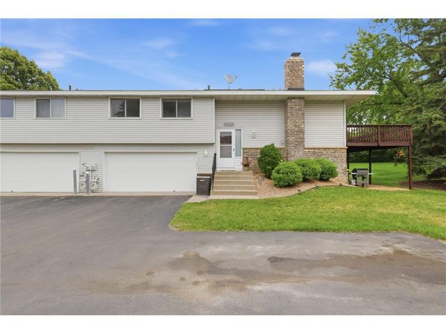1411 Oak Leaf Lane, Burnsville, MN 55337