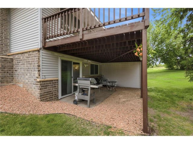 1411 Oak Leaf Lane, Burnsville, MN 55337