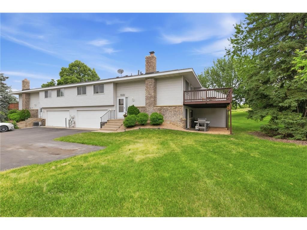 1411 Oak Leaf Lane, Burnsville, MN 55337