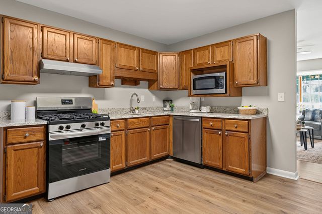 6177 Crestview Lane, Forest Park, GA 30297