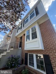 11413 RED JADE CT #2-2, Upper Marlboro, MD 20774