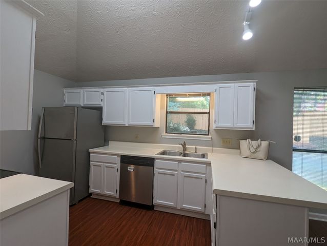 191 S BURBANK Drive, Montgomery, AL 36117