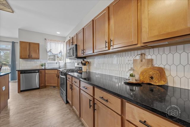 2924 BAUER Road, North Aurora, IL 60542