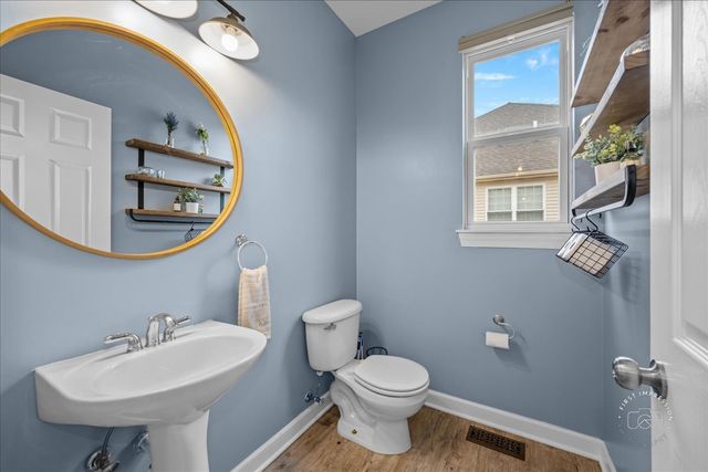 2924 BAUER Road, North Aurora, IL 60542