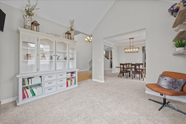 2924 BAUER Road, North Aurora, IL 60542