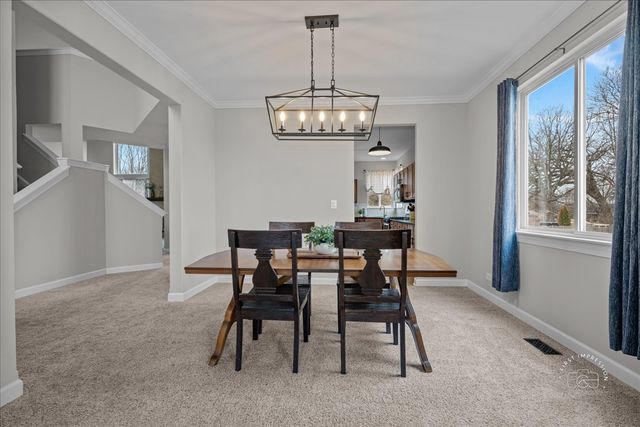 2924 BAUER Road, North Aurora, IL 60542